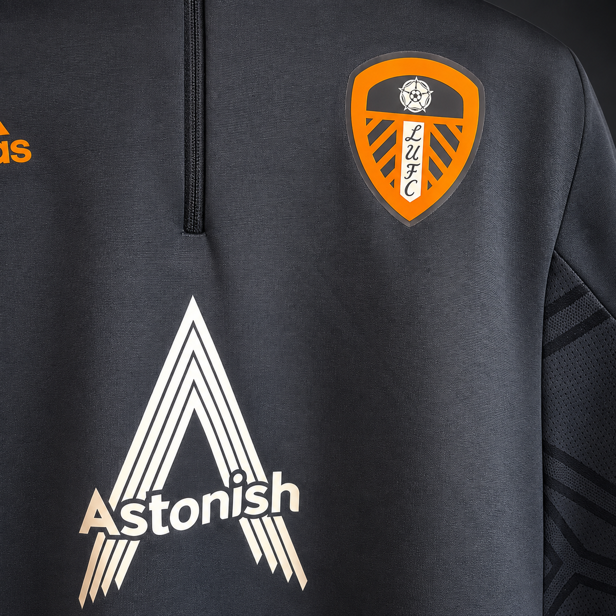 Leeds United Adidas Training Quarter Zip Top 2022/23 – Astonish Sponsor – Size Medium - Shep's Retro
