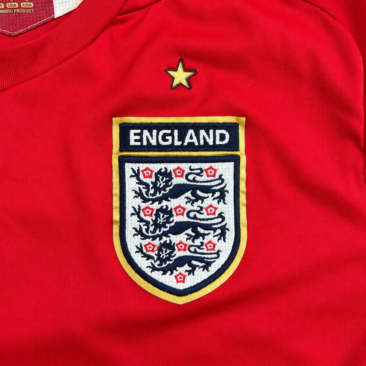 England 2008 Away Football Shirt – Steven Gerrard #4 – Umbro – Red – Medium - Shep's Retro