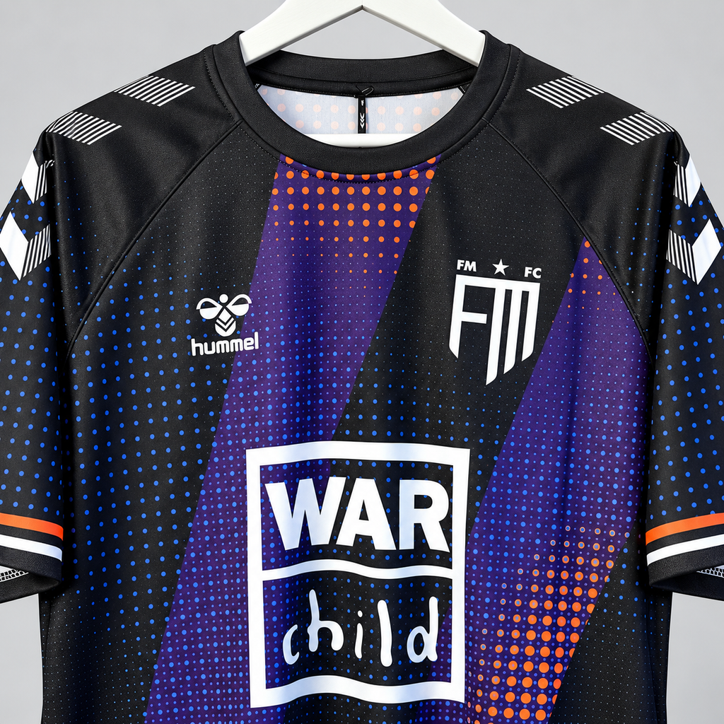 Football Manager 2024 Special Edition Hummel Shirt – Black/Purple/Orange – Size XL - Shep's Retro