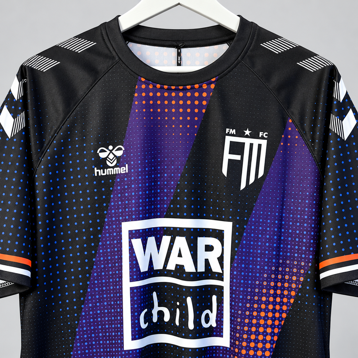 Football Manager 2024 Special Edition Hummel Shirt – Black/Purple/Orange – Size XL - Shep's Retro